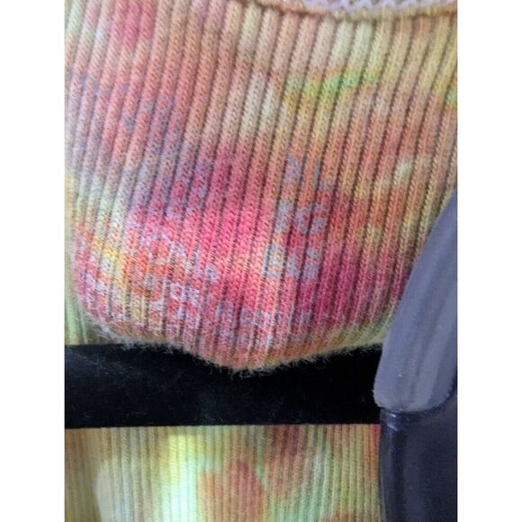 5/25 Pair of Tie Dye Tanks - Picture 8 of 9